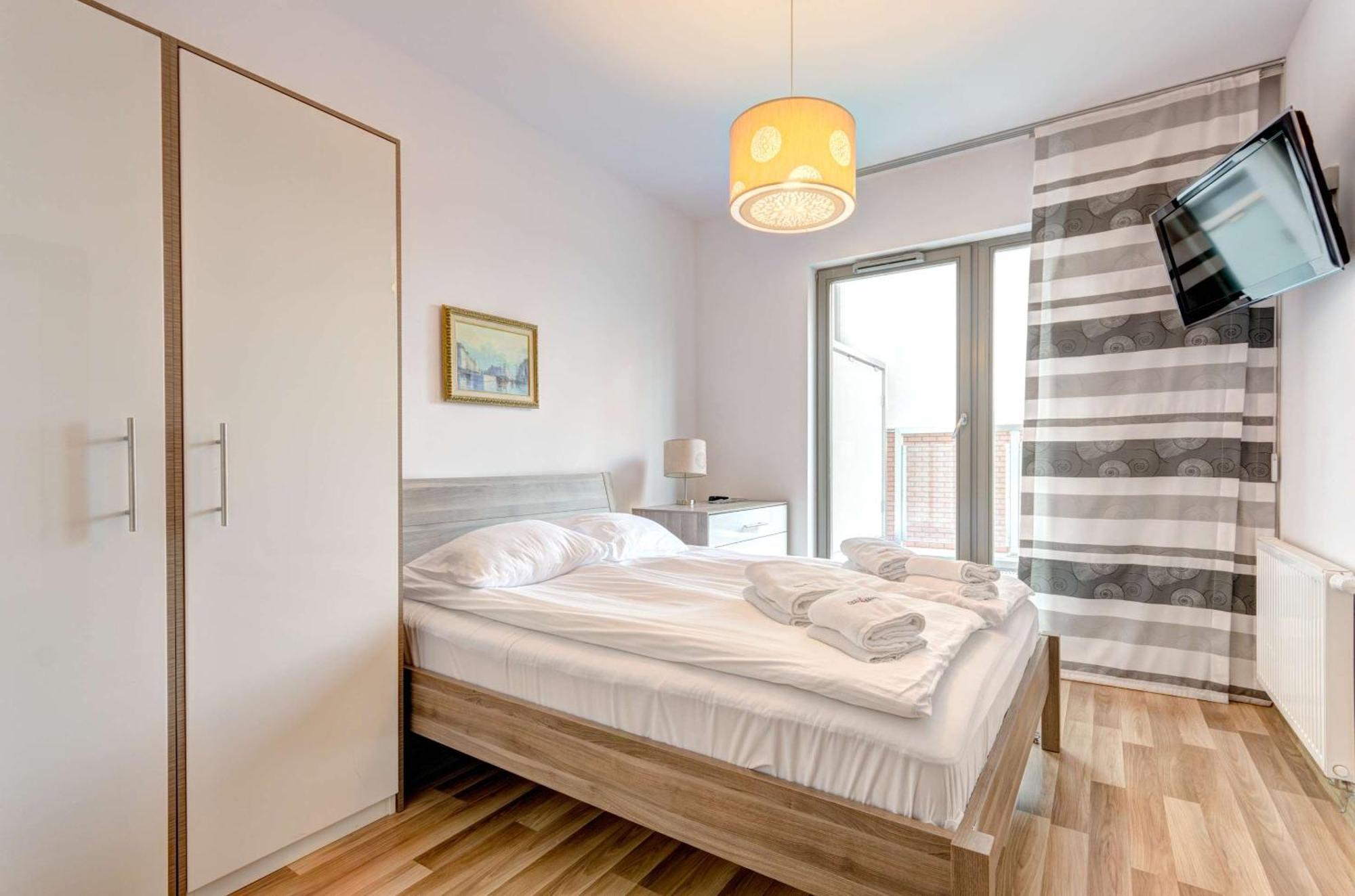 Waterlane Riverside - Spa, Pool, Gym & Parking By Downtown Apartments Гданьск Номер фото