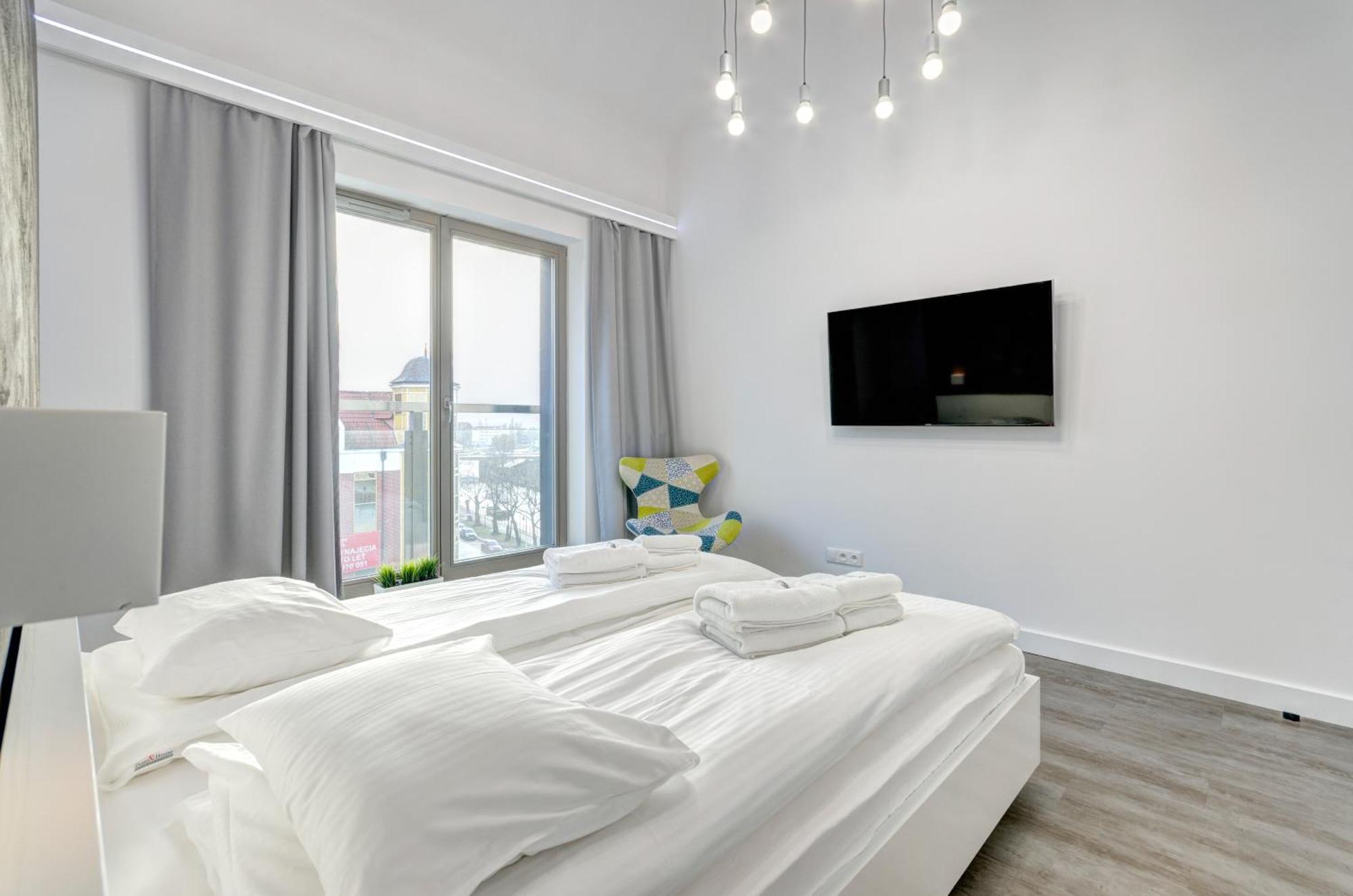 Waterlane Riverside - Spa, Pool, Gym & Parking By Downtown Apartments Гданьск Номер фото