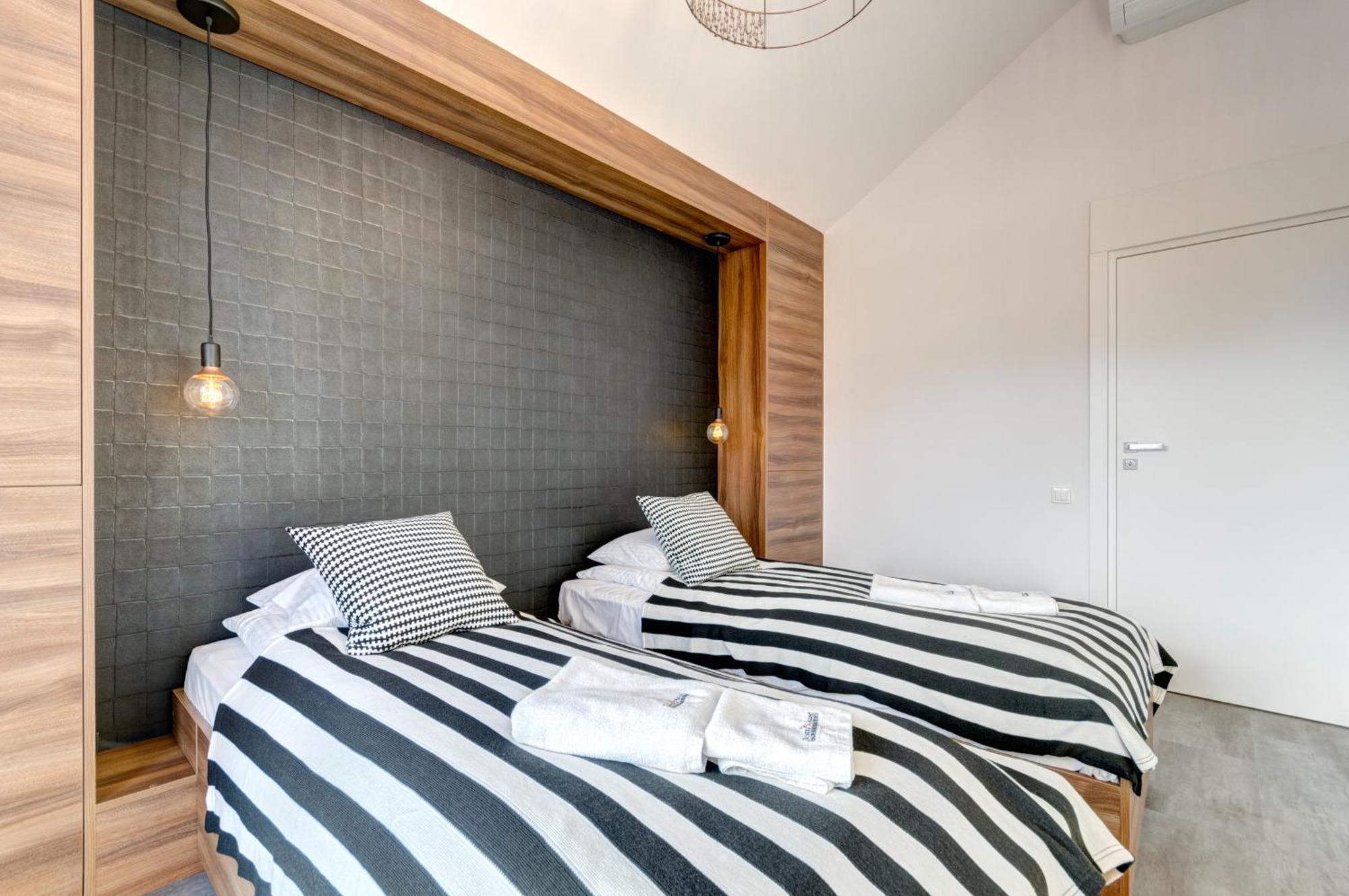 Waterlane Riverside - Spa, Pool, Gym & Parking By Downtown Apartments Гданьск Номер фото